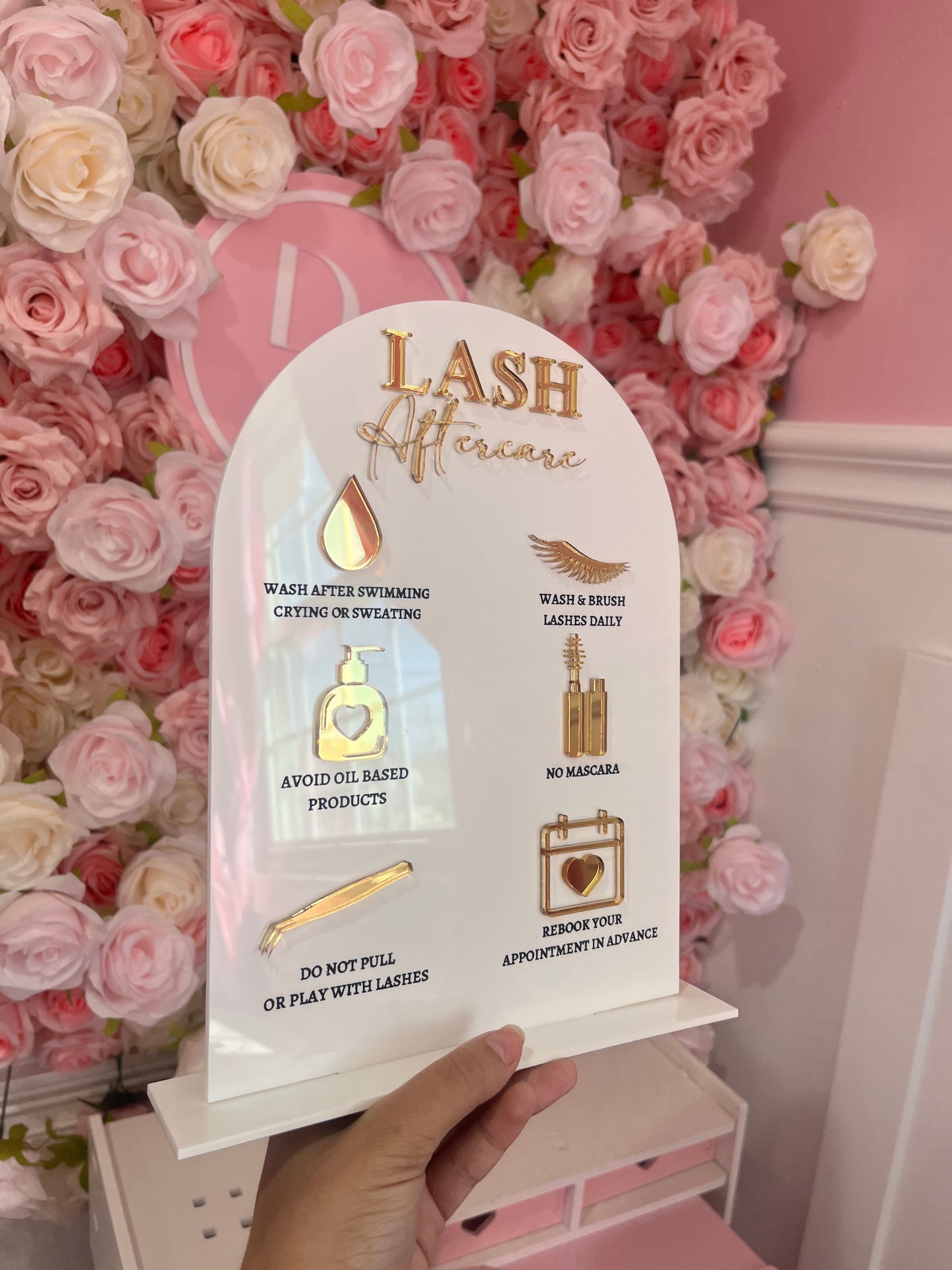 Lash after care sign